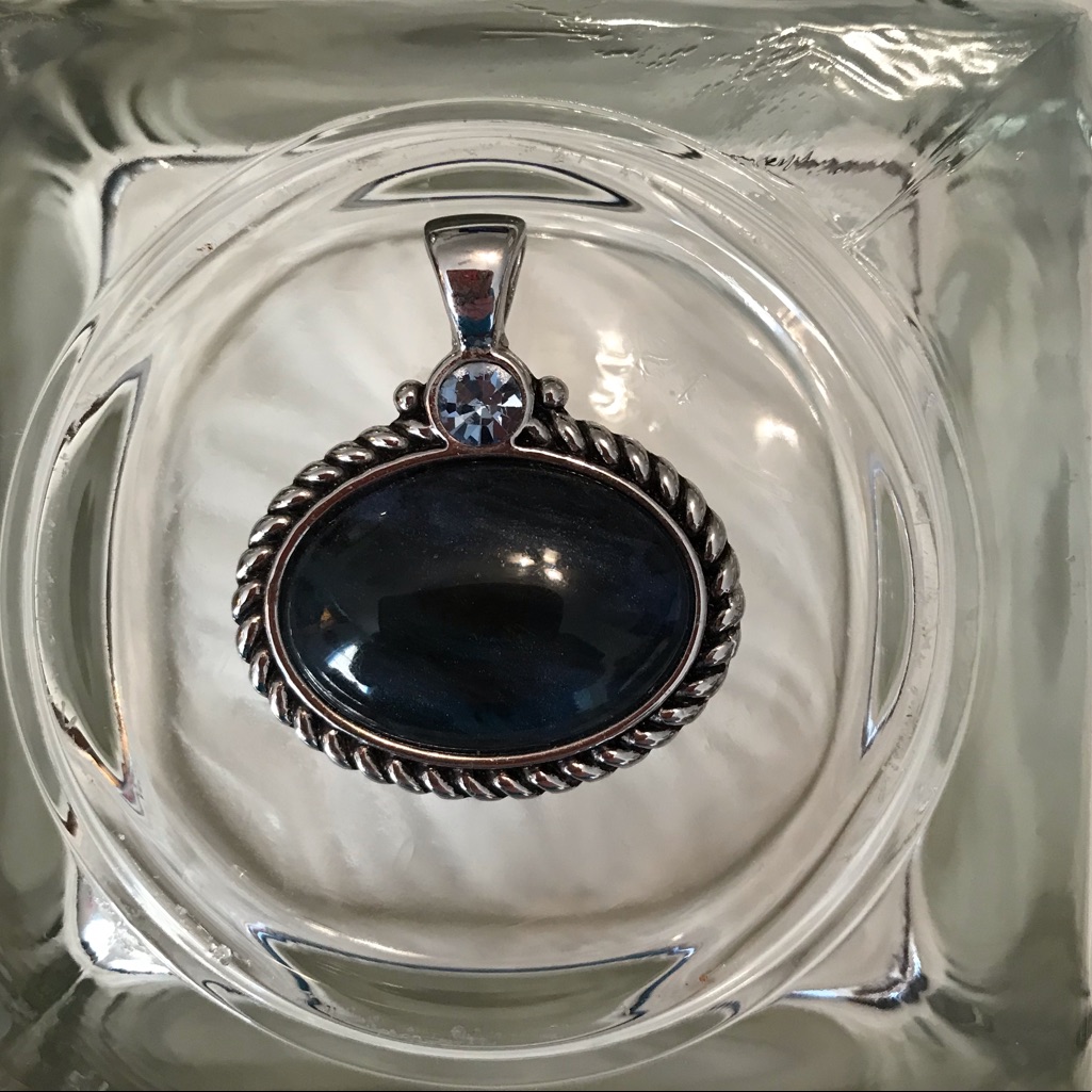 Lia Sophia Pendant Silver Tone Setting With Blue Oval Shaped Stone 24$